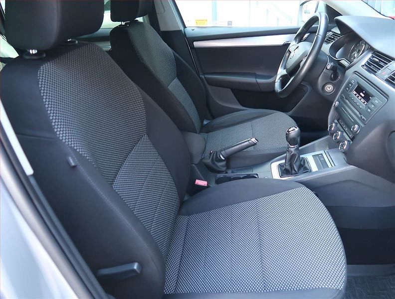 Škoda Octavia (2013) 1.6 TDI, Tempomat - fotka 9 z 15