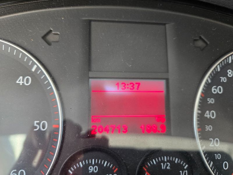 Volkswagen Touran (2009) 1.9 TDI Serviska,Rozvody - fotka 9 z 25
