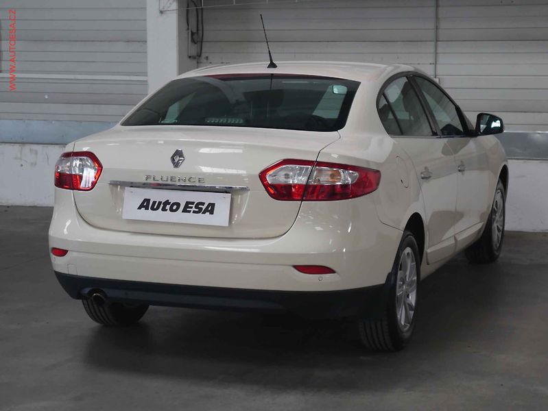 Renault Fluence (2013) 1.6 16V, 2.maj,ČR, AC, temp - fotka 6 z 20