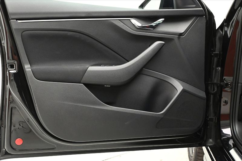 Škoda Kamiq 1,0 TSI 81kW MONTE CARLO Záruk - fotka 20 z 25
