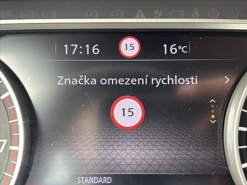 Nissan Qashqai 1,3 DIG-T Visia PLNÝ SERVIS - fotka 36 z 39