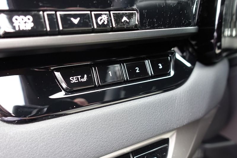 Lexus RX RX500h F SPORT Special Edition - fotka 21 z 38