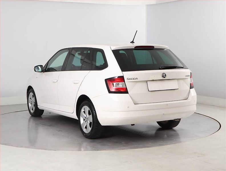 Škoda Fabia (2015) Style 1.4 TDI, nová STK - fotka 4 z 22