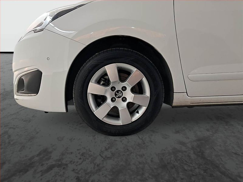 Peugeot 5008 (2016) 2.0 BlueHDi, ČR,1.maj, Navi - fotka 15 z 21
