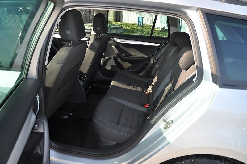 Škoda Octavia III 1.6TDi 85kW KOMBI  - fotka 7 z 24