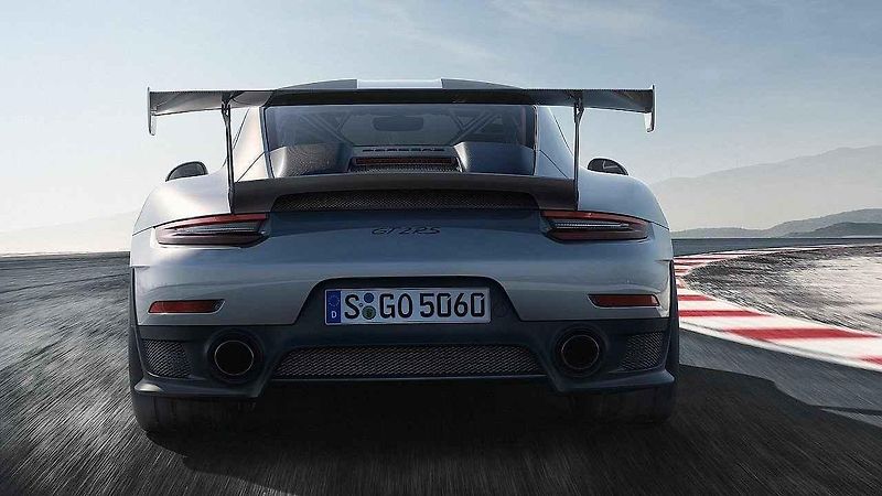 Porsche 911 GT2 RS.