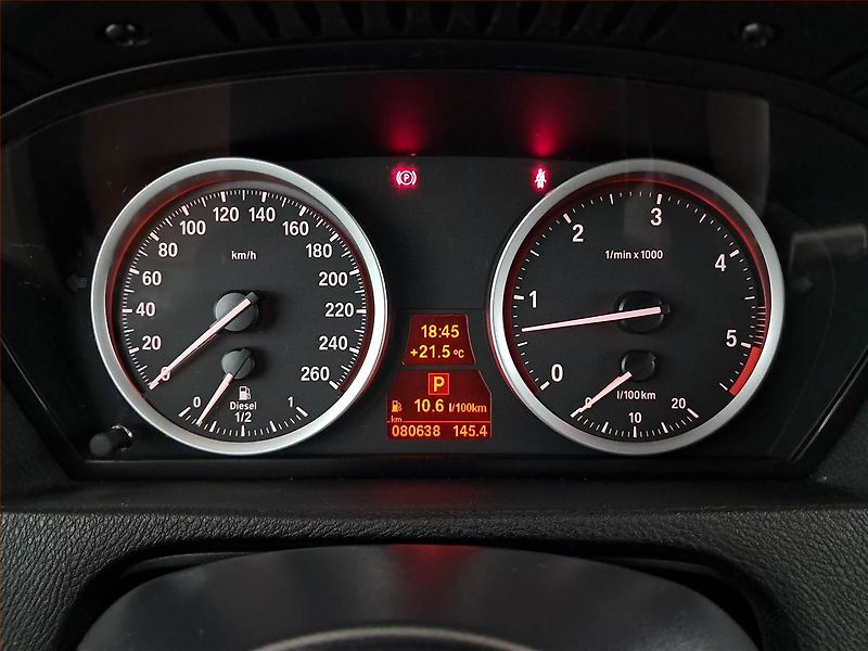 BMW X6 (2014) xDrive30d - fotka 11 z 20