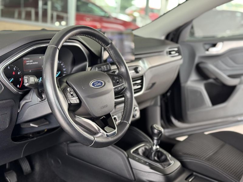 Ford Focus 1,0EcoBoost 92kW - fotka 12 z 35