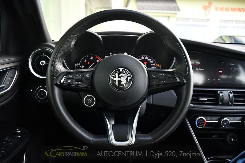 Alfa Romeo Giulia 2.2JTDm 154kw Ti - fotka 26 z 53
