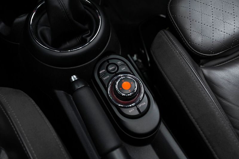 Mini Cooper S - fotka 12 z 20