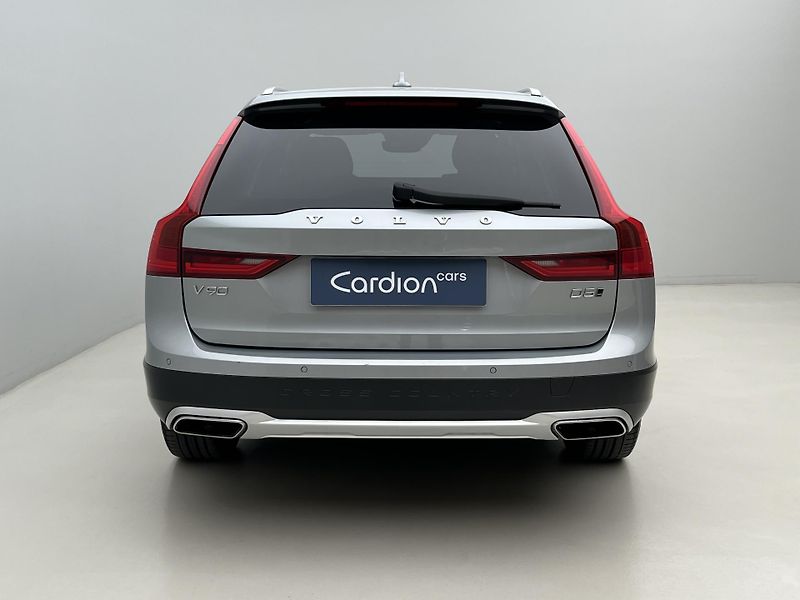 Volvo V90 CC D5 AWD PRO AUT - fotka 11 z 41
