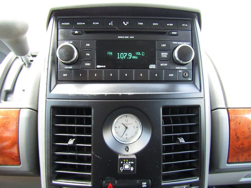 Chrysler Voyager (2007) 3.3 V6 128kW LPG 90L - fotka 30 z 35