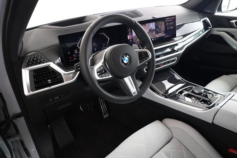 BMW X5 xDrive30d - fotka 2 z 27