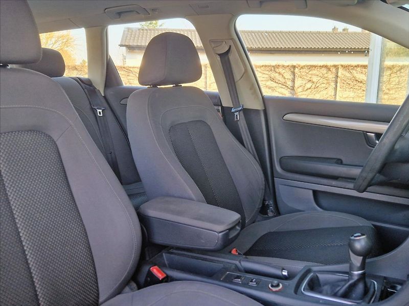 Seat Exeo 2,0 TDI Hezký stav - fotka 13 z 24