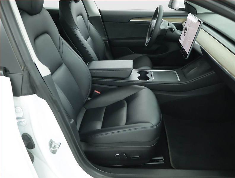Tesla Model 3 (2021) Long Range 4WD 82kWh, SoH 84% - fotka 9 z 20