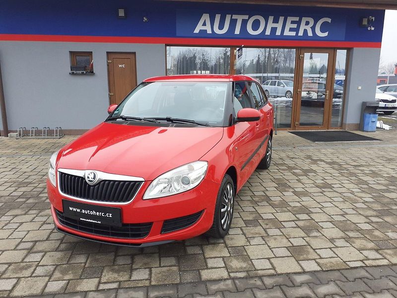 Škoda Fabia (2014) KOMBI 1.2 TSi  AMB - fotka 1 z 33
