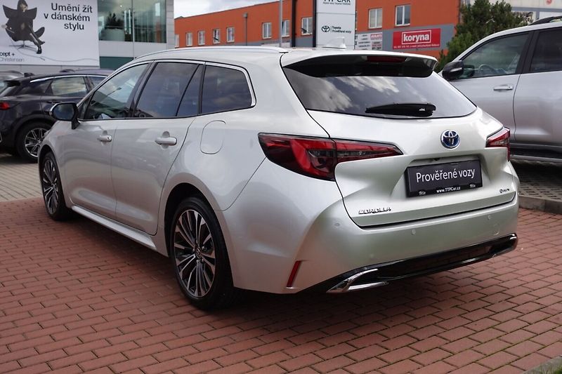 Toyota Corolla 2,0 HEV Style TS - fotka 6 z 33