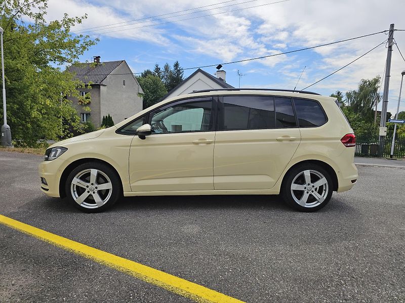 Volkswagen Touran (2017) 2.0TDI DSG - fotka 2 z 19