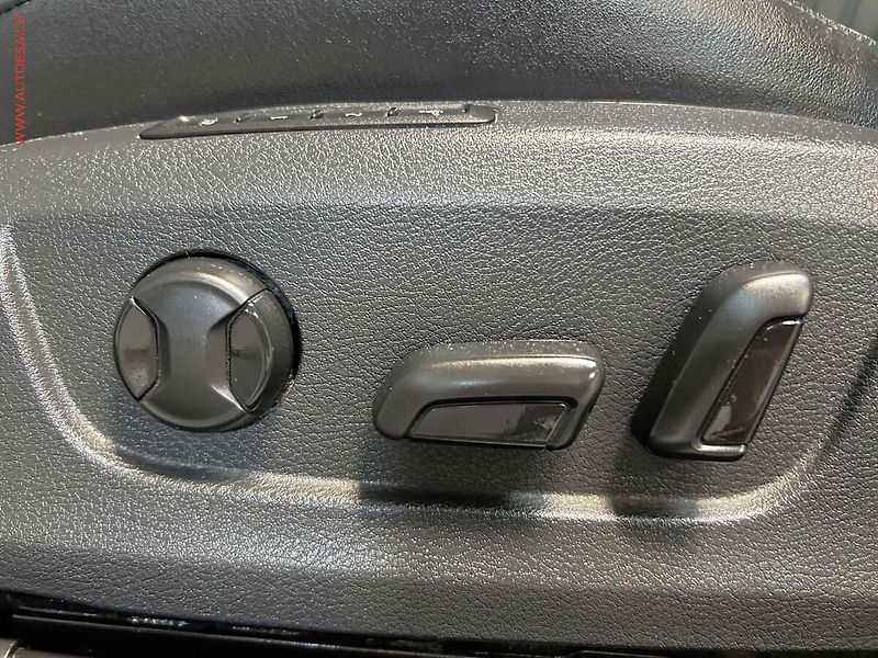 Škoda Superb (2018) 2.0TDi, ČR, L&K, bixen, kůže - fotka 13 z 17