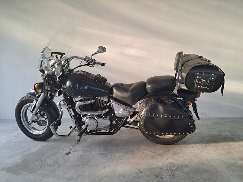 Suzuki VZ 800 Marauder - fotka 4 z 19