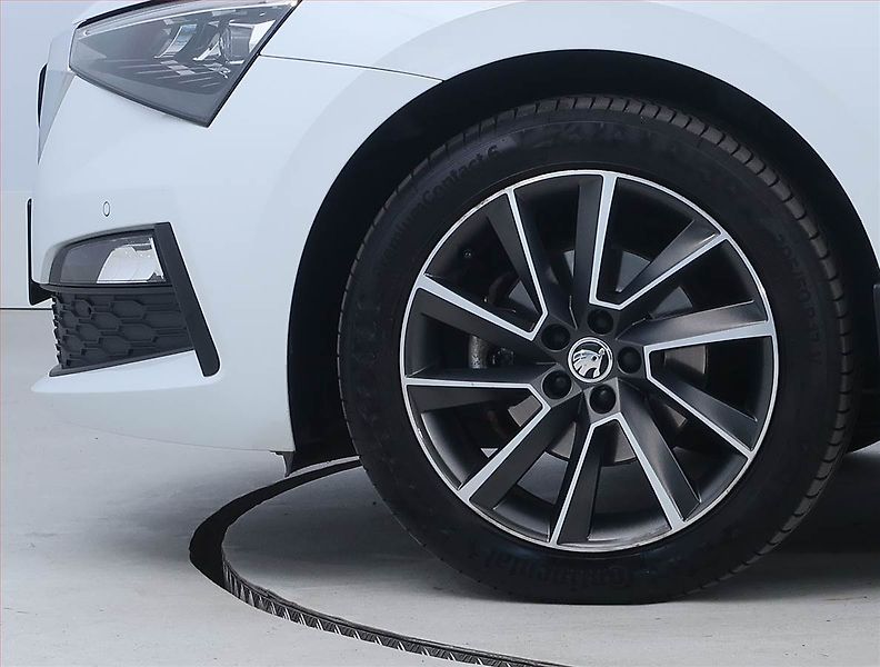 Škoda Scala (2019) Style 1.5 TSI, Automat, ČR - fotka 15 z 20