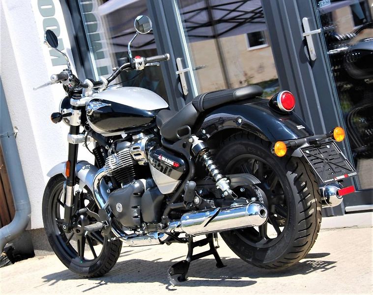 Royal Enfield Super Meteor 650 (2026) INTERSTELLAR BLACK - fotka 6 z 25