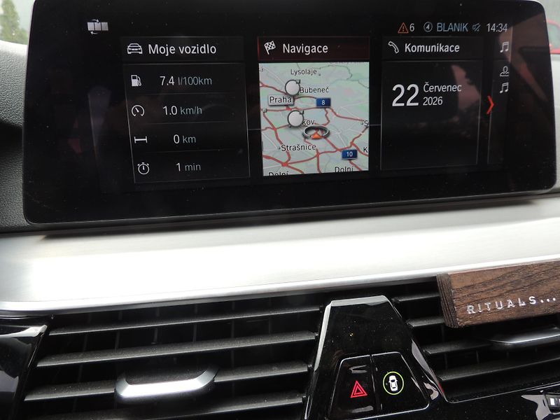 BMW Řada 5 (2017) 520D,Sportline.1.maj,Koup.ČR, - fotka 23 z 44