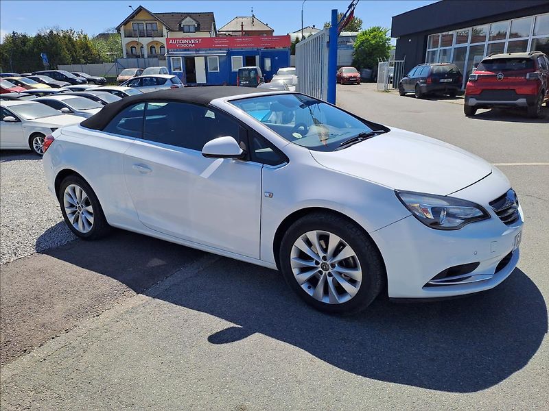 Opel Cascada 2,0 CDTI 121kW KABRIOLET - fotka 15 z 18