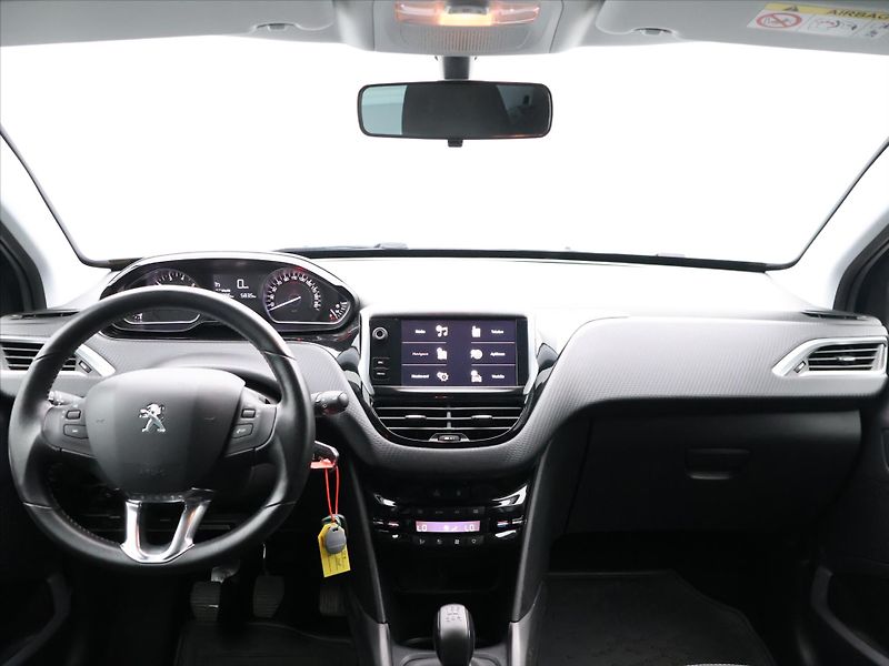 Peugeot 2008 1,2 PT 110k Active Klima CZ - fotka 27 z 28