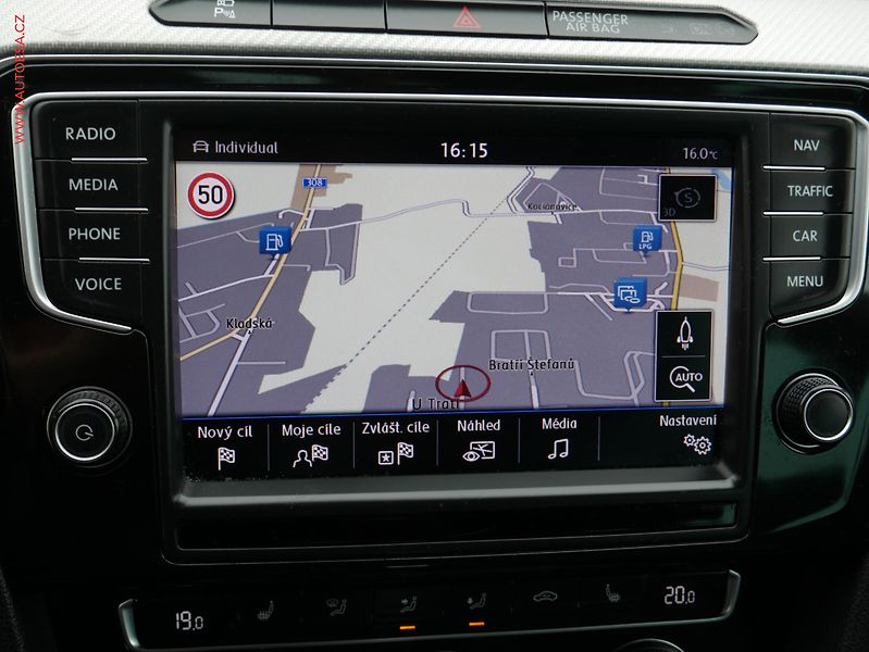 Volkswagen Passat (2017) 2.0 Bi-TDi 4x4, ČR, DSG - fotka 13 z 19