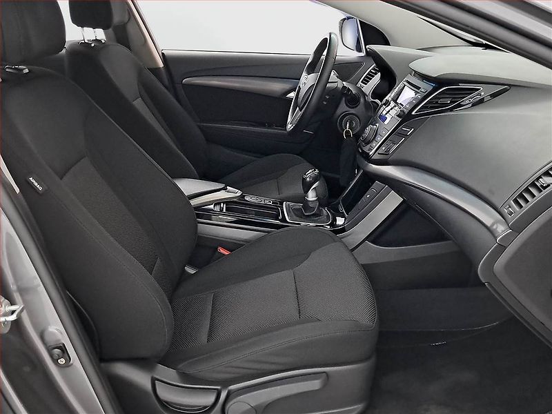 Hyundai i40 (2013) 1.7 CRDi, Tempomat - fotka 9 z 19