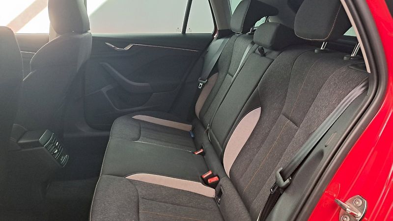 Škoda Scala (2025) Top Selection 1,0 TSI 85 kW - fotka 12 z 23