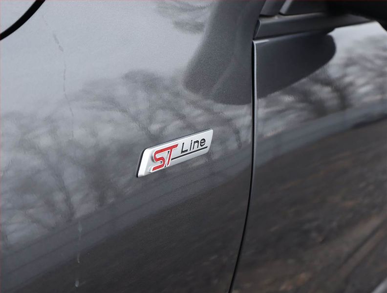 Ford Kuga (2023) ST-Line 1.5 EcoBoost - fotka 17 z 25
