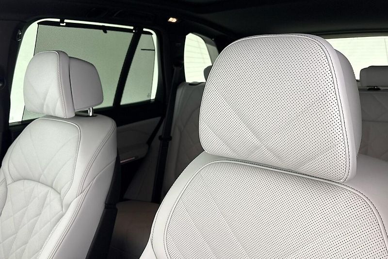 BMW X5 xDrive30d - fotka 8 z 29
