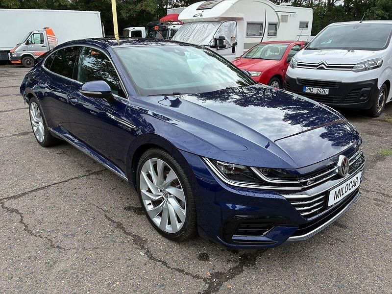 Volkswagen Arteon 2.0 TDi R-Line 4x4 140 kW - fotka 2 z 27