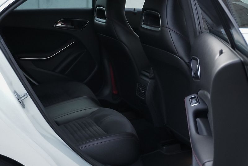 Mercedes-Benz CLA 250 160kW AMG - fotka 24 z 31