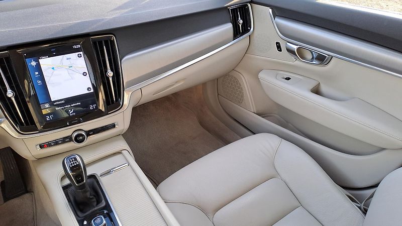 Volvo V90 2.0 D3 Break NAVI Bílá kůže - fotka 19 z 30