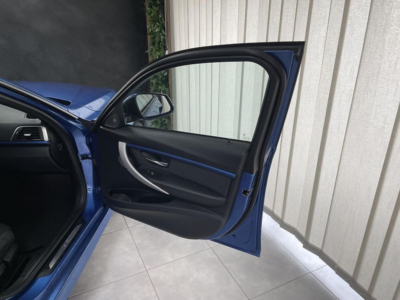 BMW Řada 3 320 XD M-Paket ČR LED NAVI ACC - fotka 14 z 34