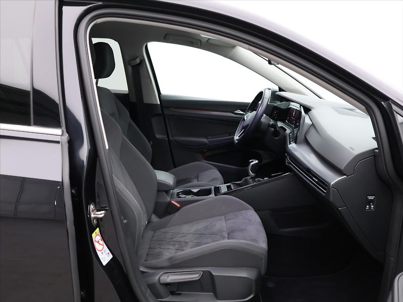 Volkswagen Golf 2,0 TDI 110kW Style - fotka 11 z 29