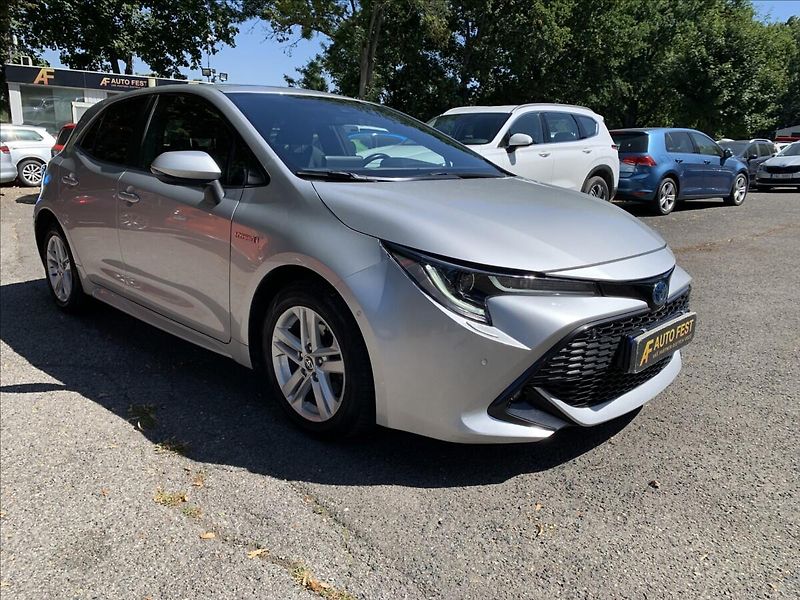 Toyota Corolla 1,8 HYBRID,ČR,SERVISKA - fotka 3 z 23