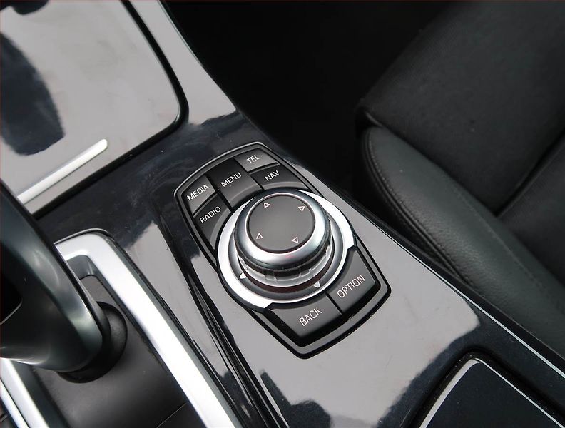 BMW Řada 5 (2013) 520d, Automat, Navi, Xenony - fotka 21 z 27
