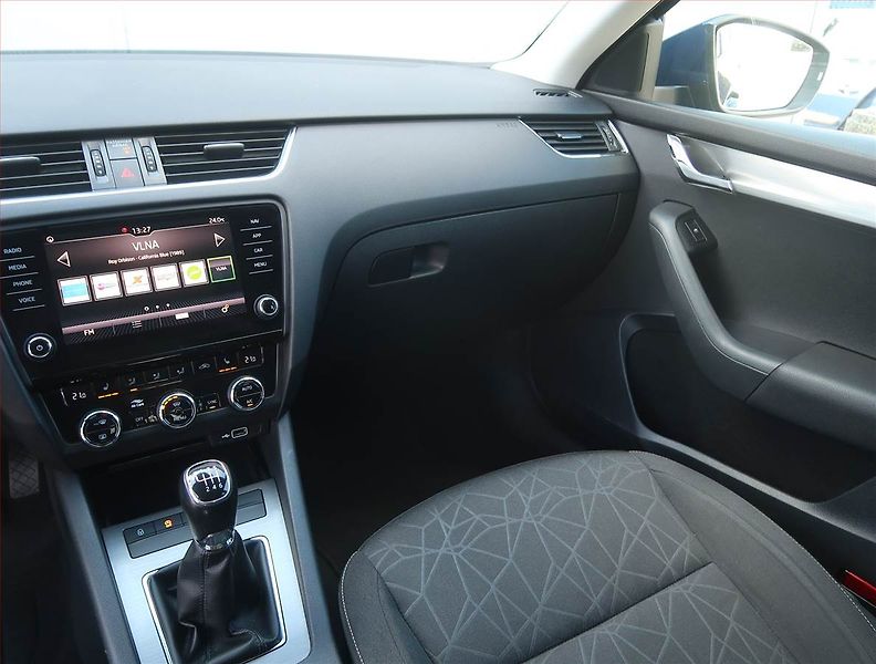 Škoda Octavia (2018) 2.0 TDI, Navi, Tempomat - fotka 8 z 17