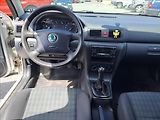 Škoda Octavia 1,6 i TOUR,KLIMA - náhled 9