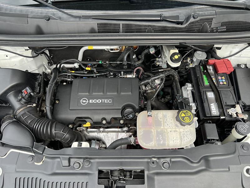 Opel Mokka 1.4T COSMO 4x4 KAMERA NAVI - fotka 32 z 37