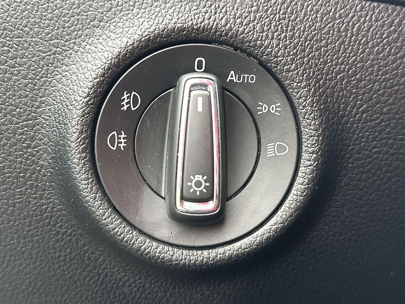 Škoda Superb (2022) Combi 2.0 TDI DSG Style - fotka 12 z 36
