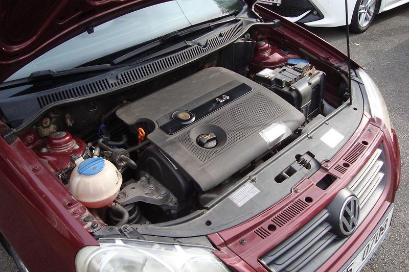 Volkswagen Polo (2006) 1.4i 16V, ČR, Servisní kniha - fotka 19 z 71