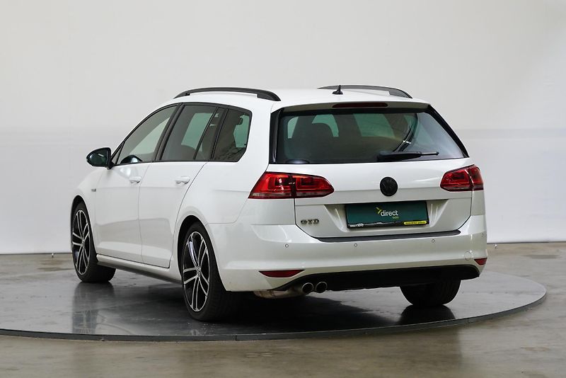 Volkswagen Golf - fotka 4 z 6