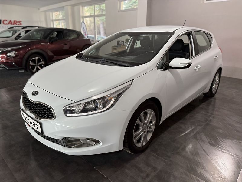 Kia Ceed 1,6   CRDI 94KW NAVI KAMERA ČR - fotka 3 z 44