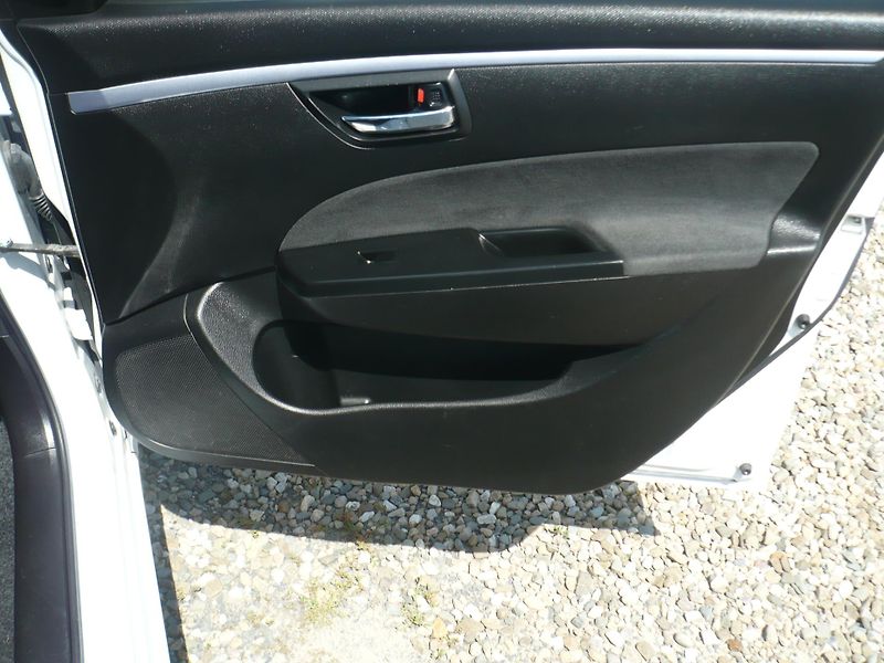 Suzuki Swift 1.2I 69Kw X-Tra Klimatizace - fotka 20 z 23