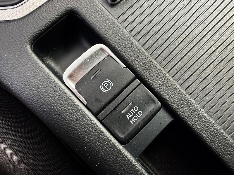 Volkswagen Passat 2,0TDI R-Line Design Navi - fotka 33 z 43